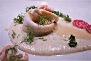 Recept Rödtungarullader med puré på grillad blomkål och en krämig skaldjurssås. Fiskbilen ishavet.nu
