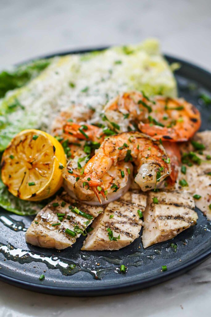 Svärdfisk och Scampi Ceasar